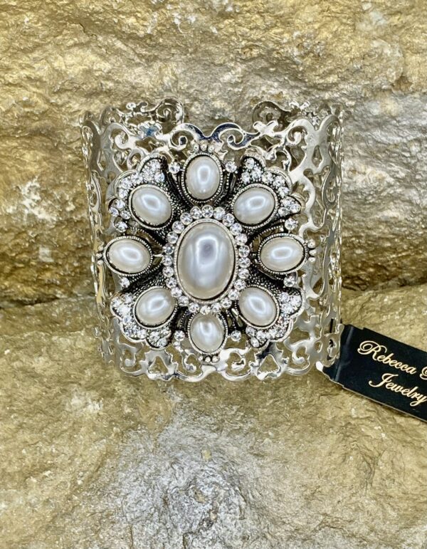 02993- Chunky Cuff Bracelet; Suggested Retail: $18.00-22.50