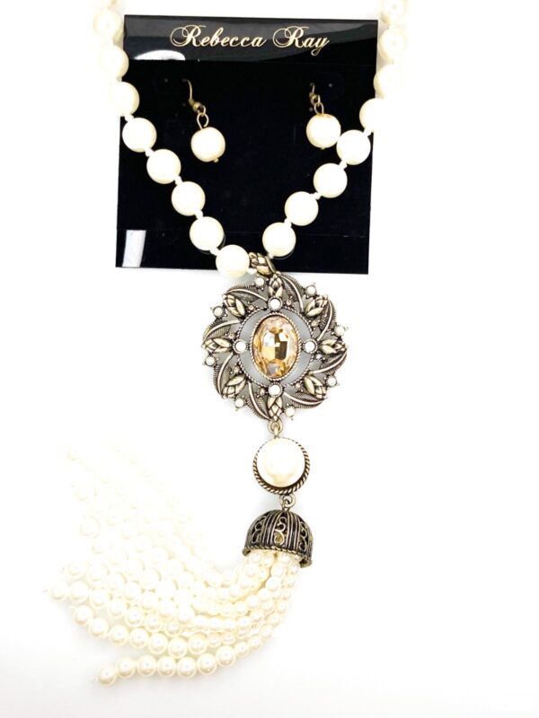 02612 : Pearl Tassel Set: Suggested Retail $22.50-26.00