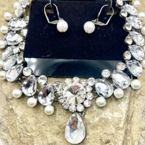02714: Crystal Chocker Set: Suggested Retail $16.00-18.00