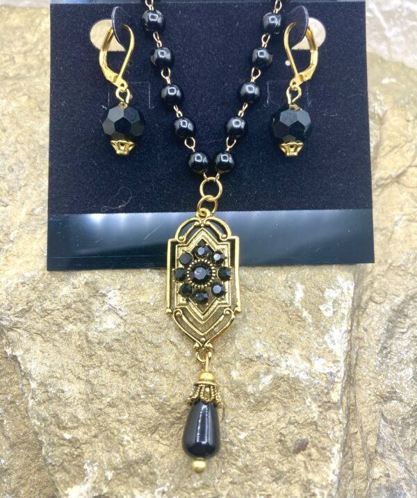 03428- Victorian Flower Set: Suggested Retail $18.00-22.00