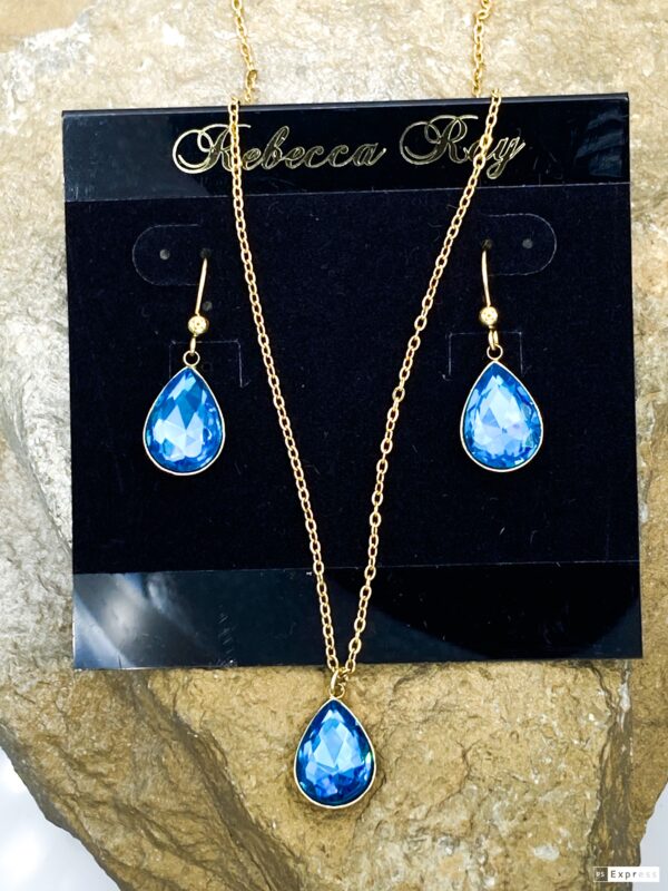 03507-Crystal Teardrop Set; Suggested Retail: $14.00-18.00