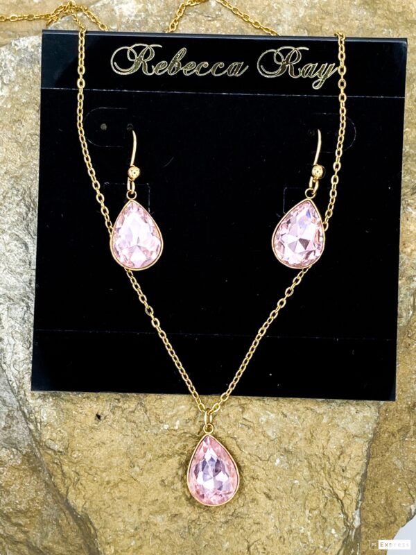 03509-Crystal Teardrop Set; Suggested Retail: $14.00-18.00