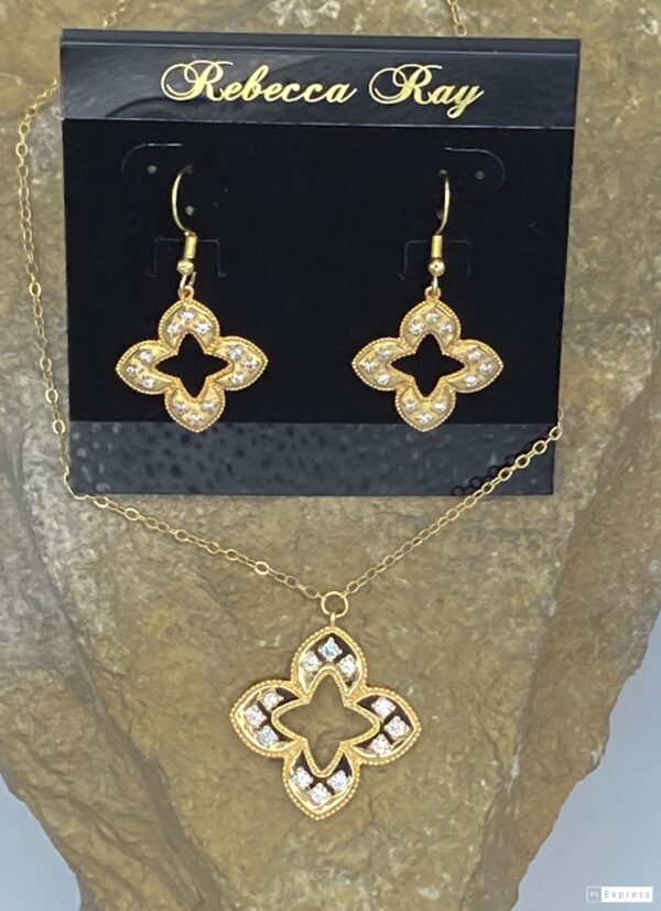 03532-Gold Clover Set; Suggested Retail: $14.00-16.00